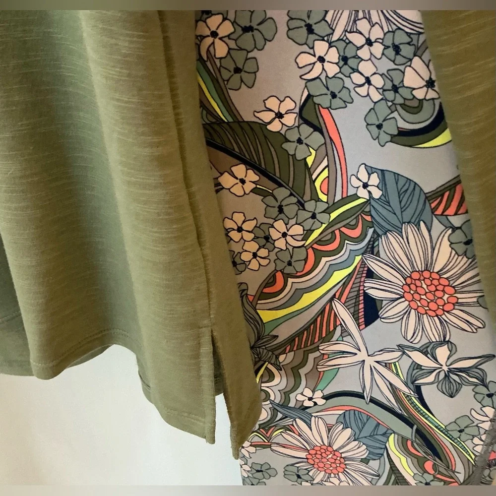 Pink Victoria's Secret Sport Floral Leggings & Top - Picture 3 of 7